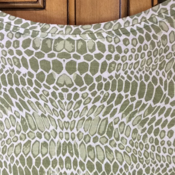 FINAL SALE PRICE Emaline Woman 2X Snakeskin Cap Sleeve Rayon Top - Picture 3 of 5